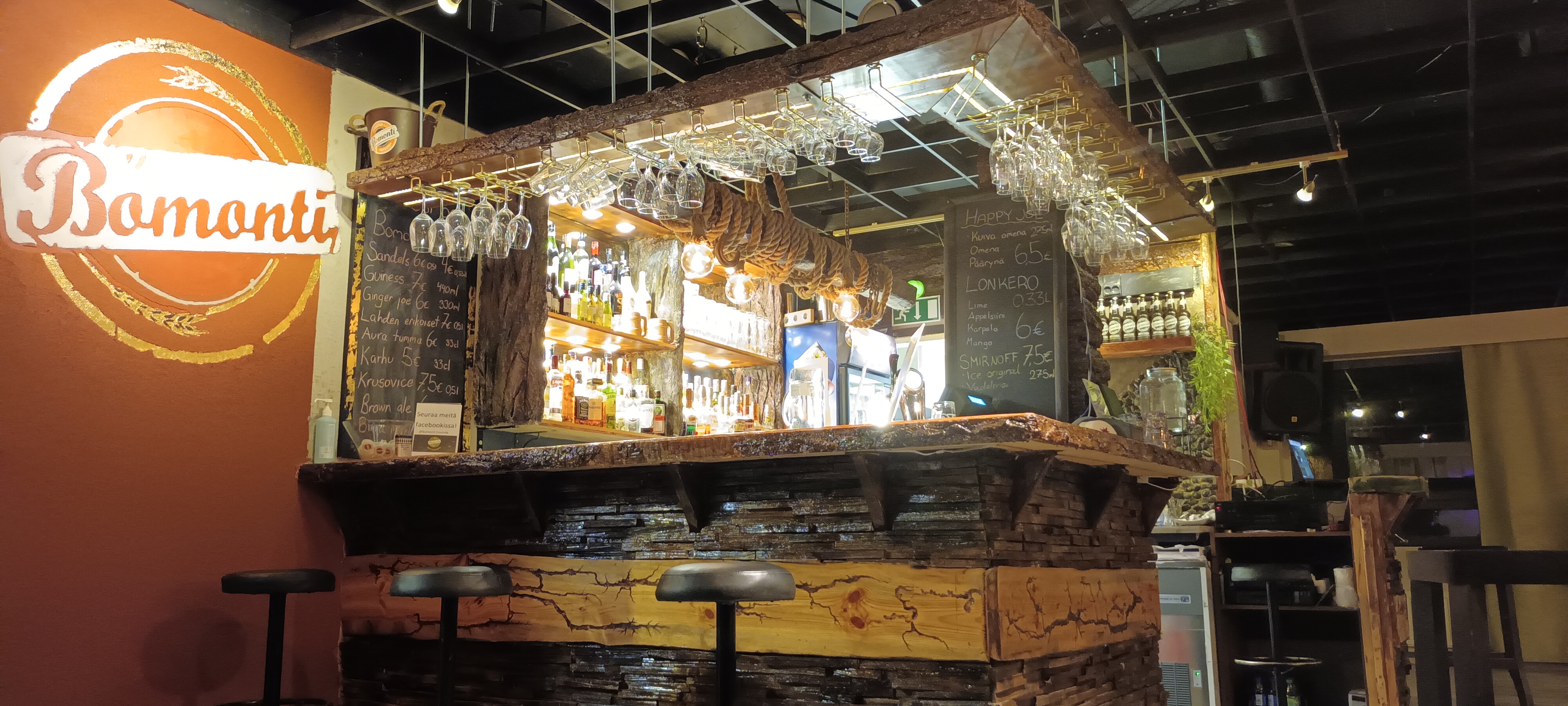 Baari, Karkkila Bomonti